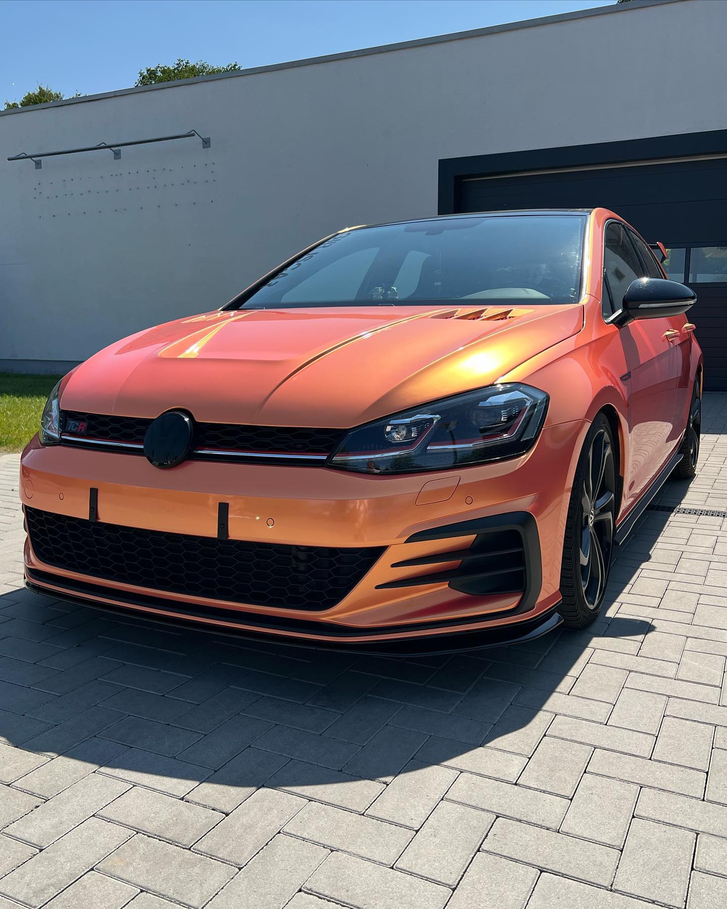 Scheibentönung bei einem VW Golf TCR bei VS Performance in Rheine