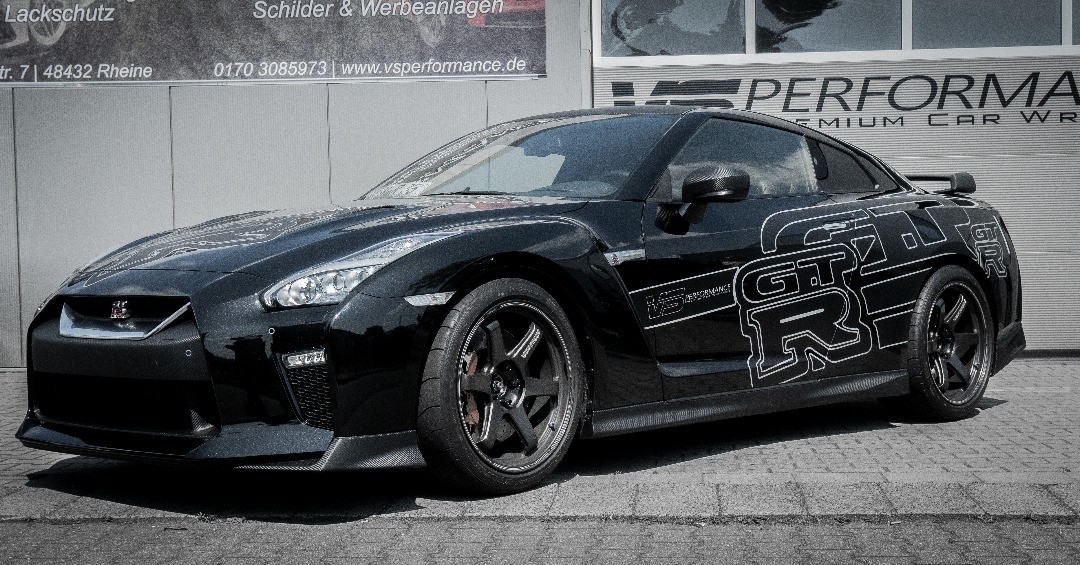 Scheibentönung eines GT-R bei VS Performance in Rheine